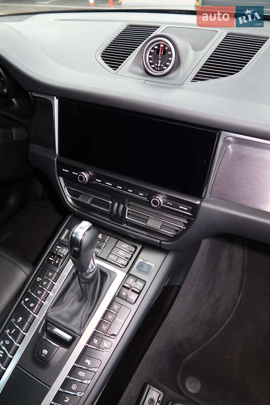 Внедорожник / Кроссовер Porsche Macan 2021 в Киеве