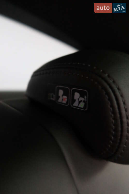 Внедорожник / Кроссовер Porsche Macan 2021 в Киеве