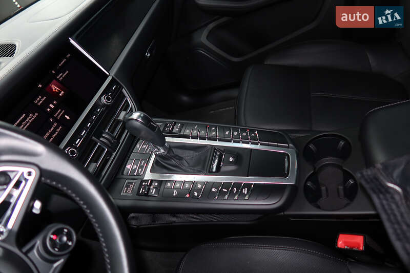 Внедорожник / Кроссовер Porsche Macan 2021 в Киеве