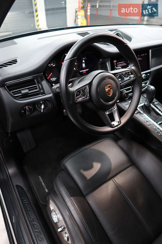 Внедорожник / Кроссовер Porsche Macan 2021 в Киеве
