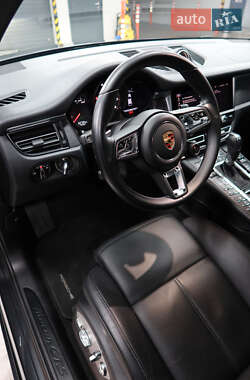 Внедорожник / Кроссовер Porsche Macan 2021 в 