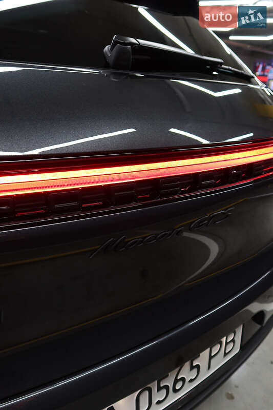 Внедорожник / Кроссовер Porsche Macan 2021 в Киеве