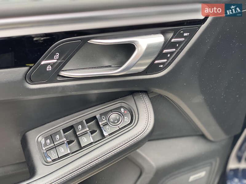 Внедорожник / Кроссовер Porsche Macan 2019 в Киеве