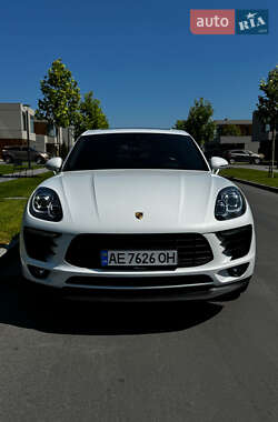 Внедорожник / Кроссовер Porsche Macan 2018 в 