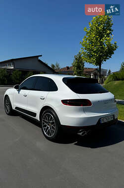 Внедорожник / Кроссовер Porsche Macan 2018 в 