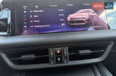 Внедорожник / Кроссовер Porsche Macan 2024 в 