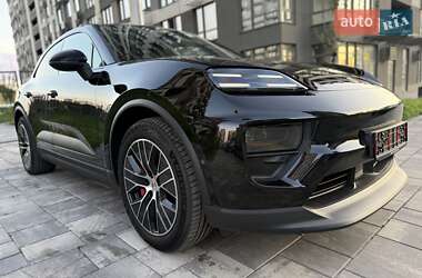 Внедорожник / Кроссовер Porsche Macan 2024 в 