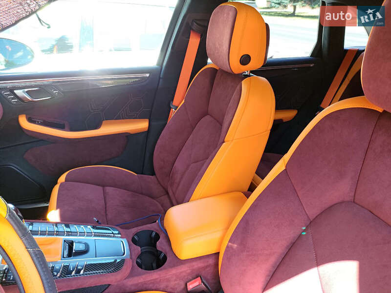 Внедорожник / Кроссовер Porsche Macan 2018 в Киеве фото 17 Внедорожник / Кроссовер Porsche Macan 2018 в Киеве