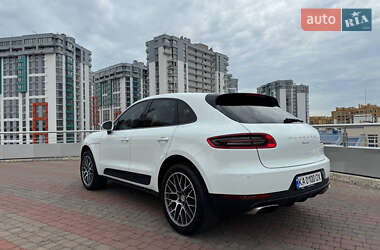 Внедорожник / Кроссовер Porsche Macan 2018 в 