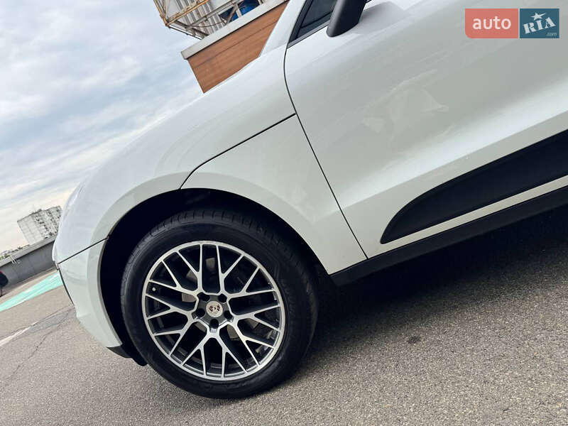 Внедорожник / Кроссовер Porsche Macan 2018 в Киеве
