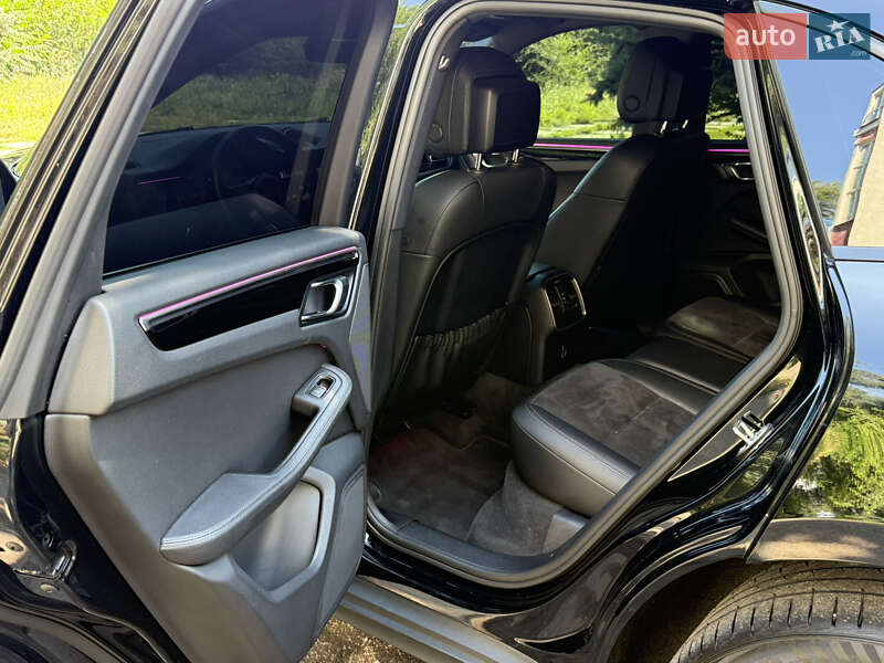 Позашляховик / Кросовер Porsche Macan 2020 в Дніпрі