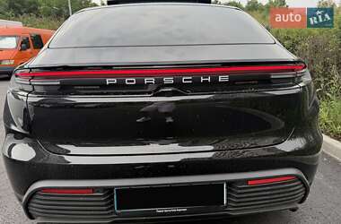 Внедорожник / Кроссовер Porsche Macan 2024 в 