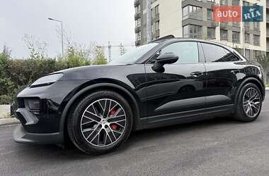 Внедорожник / Кроссовер Porsche Macan 2024 в 