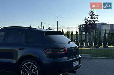 Внедорожник / Кроссовер Porsche Macan 2015 в 