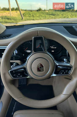 Внедорожник / Кроссовер Porsche Macan 2015 в 