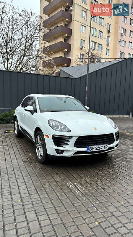 Внедорожник / Кроссовер Porsche Macan 2016 в 