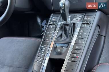 Внедорожник / Кроссовер Porsche Macan 2017 в 