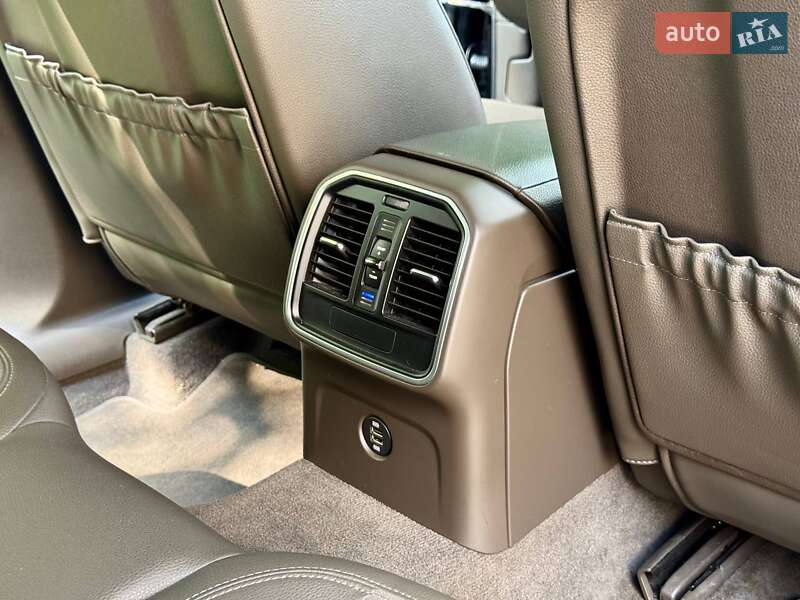 Внедорожник / Кроссовер Porsche Macan 2018 в Киеве фото 24 Внедорожник / Кроссовер Porsche Macan 2018 в Киеве