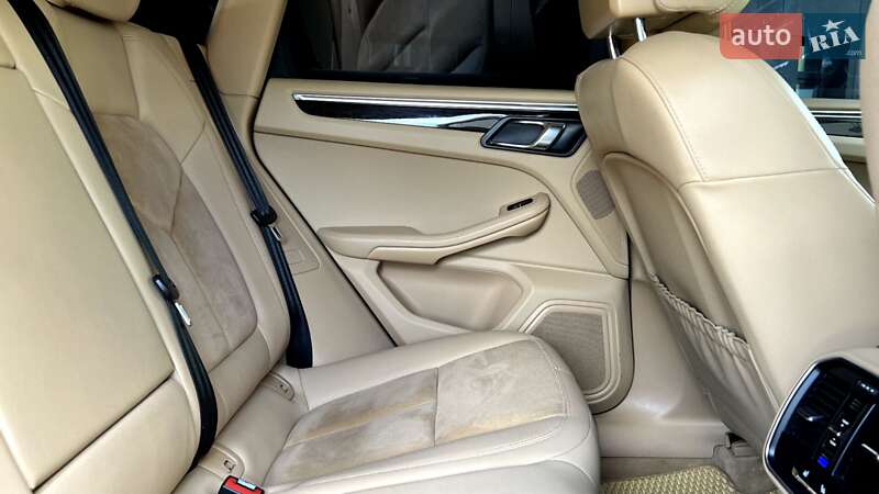 Внедорожник / Кроссовер Porsche Macan 2014 в Ивано-Франковске
