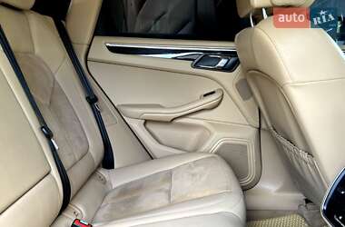 Внедорожник / Кроссовер Porsche Macan 2014 в 