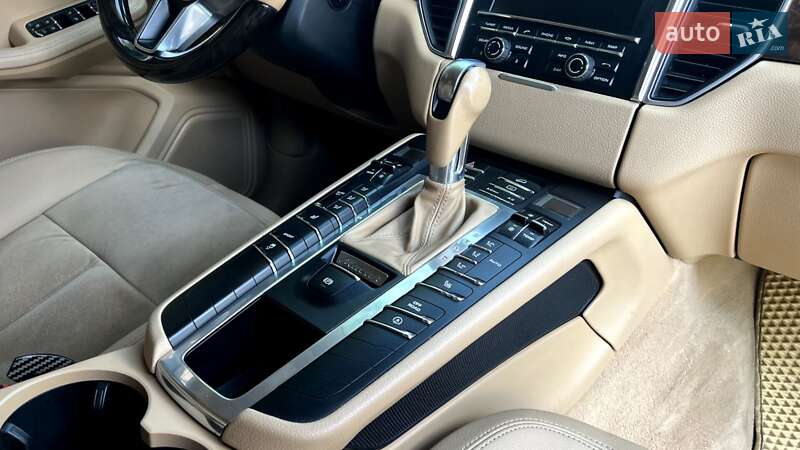 Внедорожник / Кроссовер Porsche Macan 2014 в Ивано-Франковске