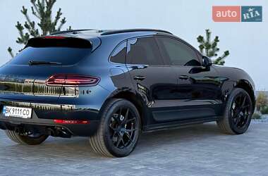 Внедорожник / Кроссовер Porsche Macan 2017 в 