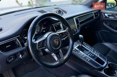 Внедорожник / Кроссовер Porsche Macan 2017 в 