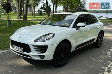 Внедорожник / Кроссовер Porsche Macan 2016 в 