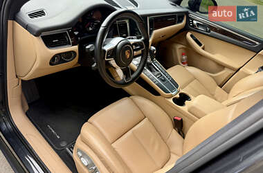 Внедорожник / Кроссовер Porsche Macan 2018 в 