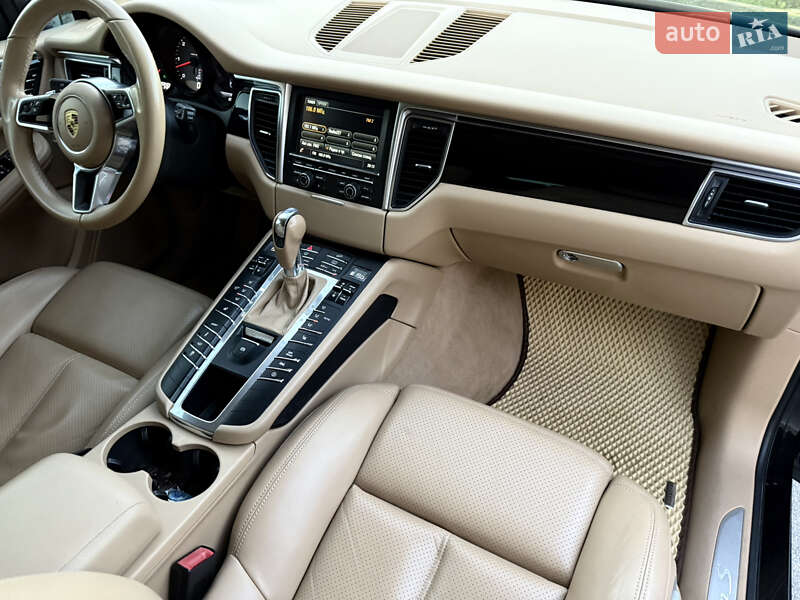Внедорожник / Кроссовер Porsche Macan 2015 в Киеве