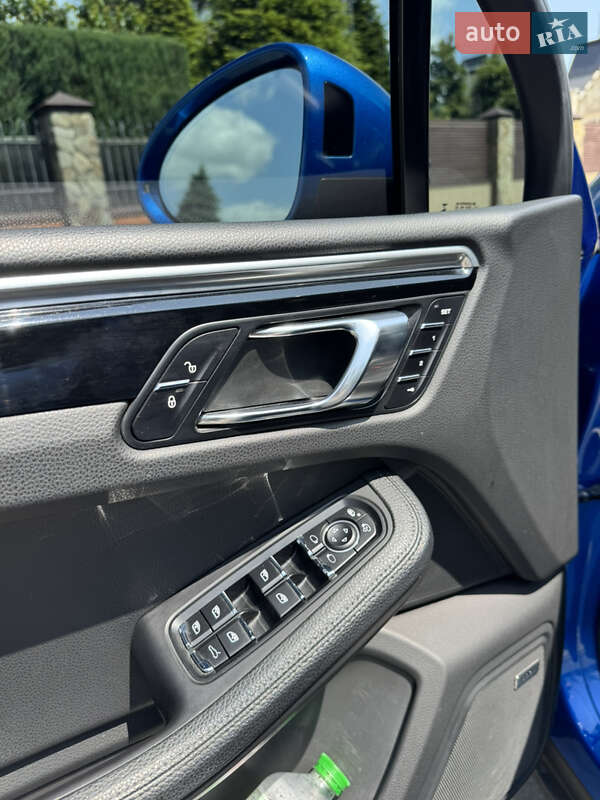 Внедорожник / Кроссовер Porsche Macan 2017 в Львове