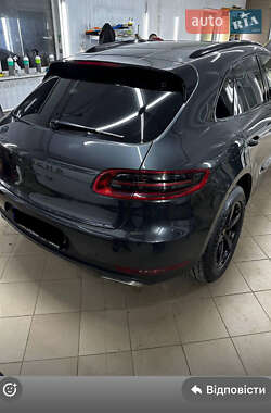 Внедорожник / Кроссовер Porsche Macan 2016 в 
