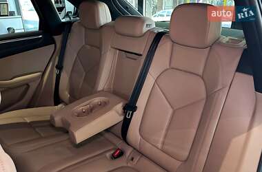 Внедорожник / Кроссовер Porsche Macan 2021 в 