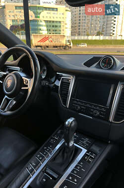 Позашляховик / Кросовер Porsche Macan 2015 в 