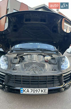 Позашляховик / Кросовер Porsche Macan 2015 в 