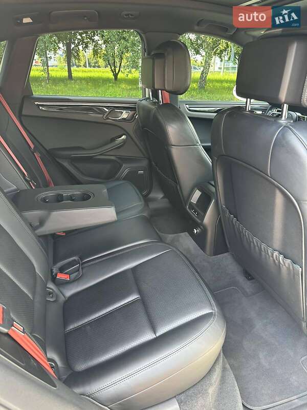 Внедорожник / Кроссовер Porsche Macan 2014 в Киеве фото 14 Внедорожник / Кроссовер Porsche Macan 2014 в Киеве