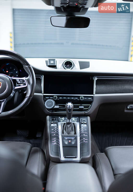 Внедорожник / Кроссовер Porsche Macan 2018 в Киеве