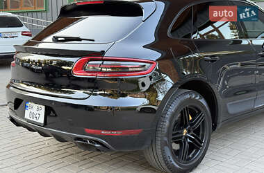 Внедорожник / Кроссовер Porsche Macan 2016 в 