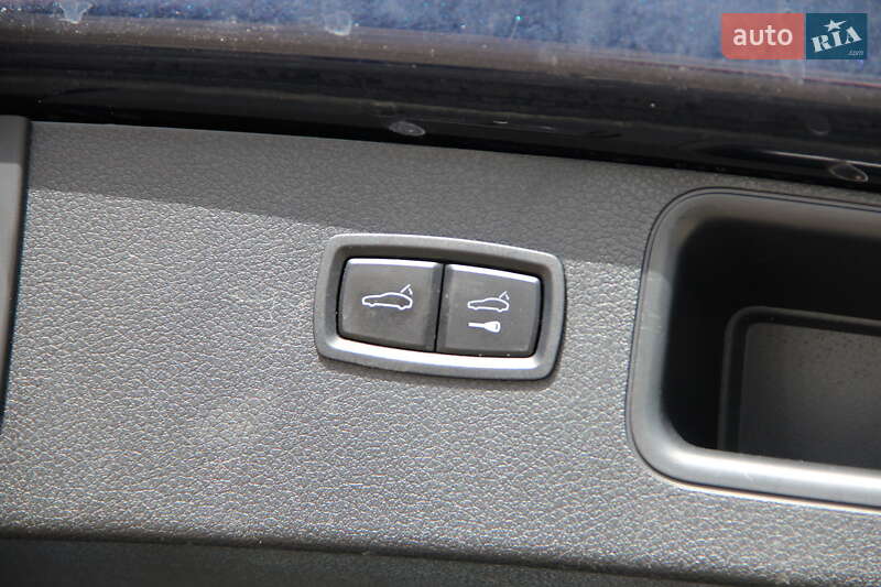 Внедорожник / Кроссовер Porsche Macan 2017 в Одессе