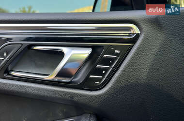 Внедорожник / Кроссовер Porsche Macan 2014 в 