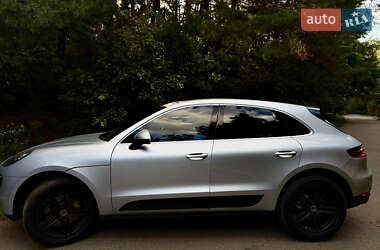 Внедорожник / Кроссовер Porsche Macan 2015 в 