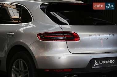 Внедорожник / Кроссовер Porsche Macan 2015 в 