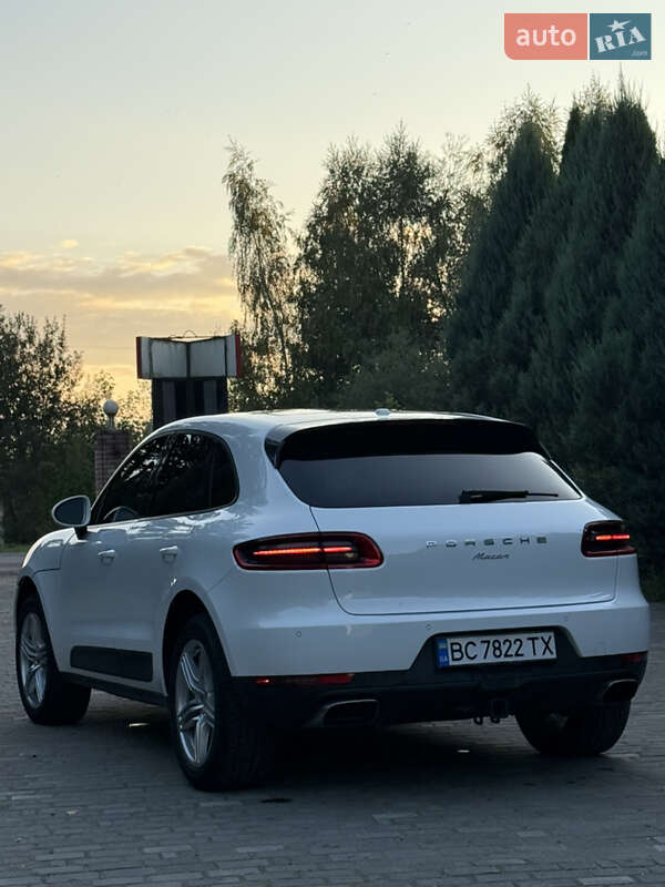 Внедорожник / Кроссовер Porsche Macan 2016 в Киеве