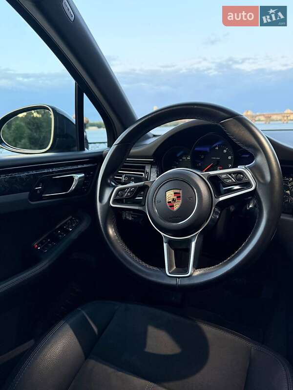 Внедорожник / Кроссовер Porsche Macan 2019 в Киеве