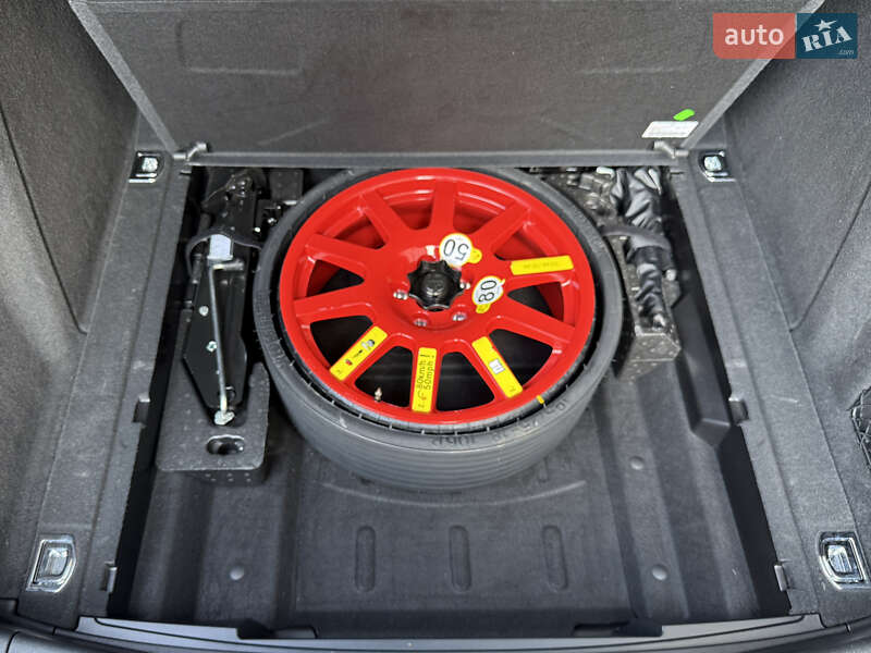 Внедорожник / Кроссовер Porsche Macan 2023 в Киеве