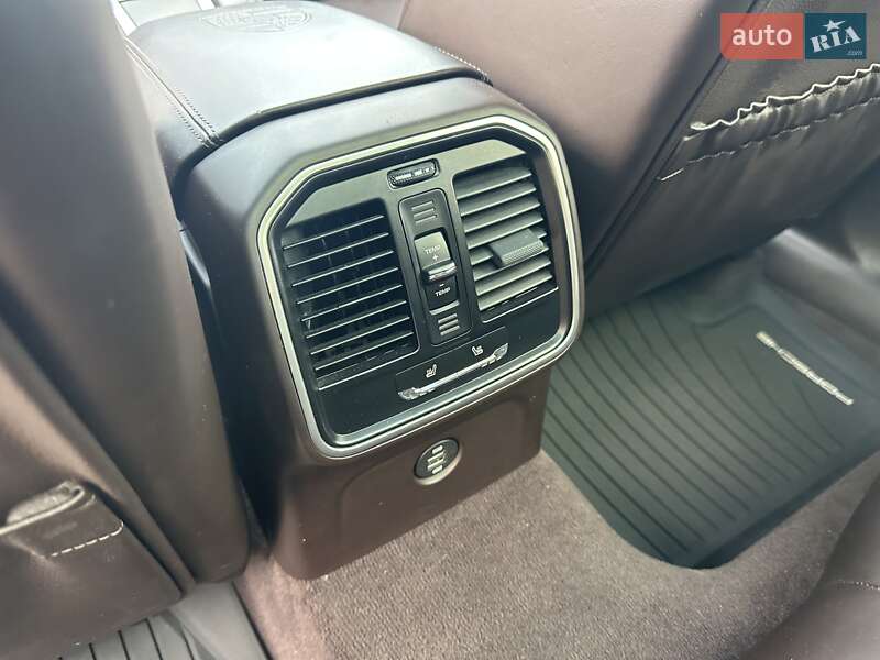 Внедорожник / Кроссовер Porsche Macan 2018 в Киеве