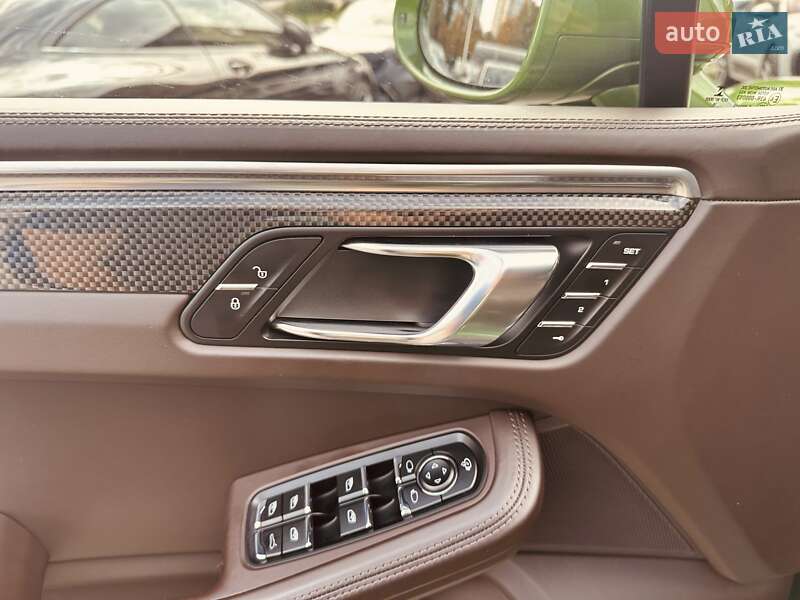 Внедорожник / Кроссовер Porsche Macan 2018 в Киеве