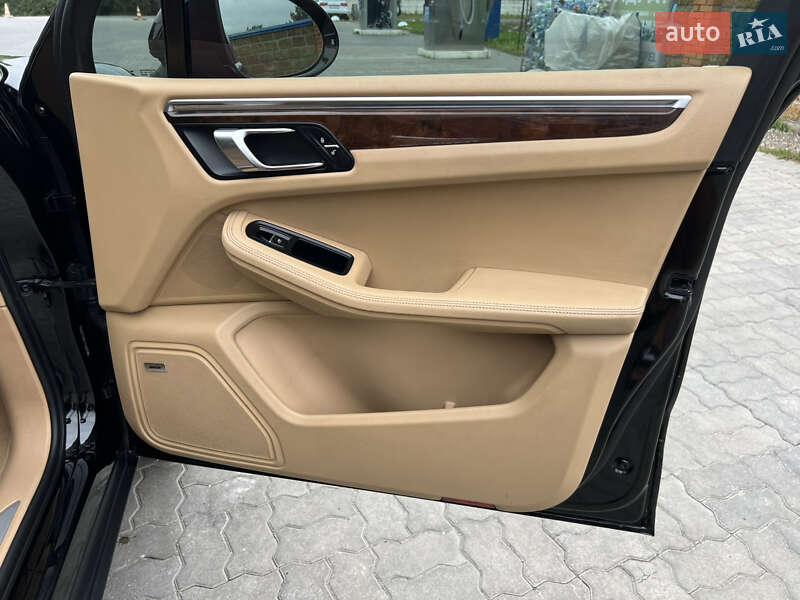 Позашляховик / Кросовер Porsche Macan 2015 в Луцьку фото 37 Позашляховик / Кросовер Porsche Macan 2015 в Луцьку