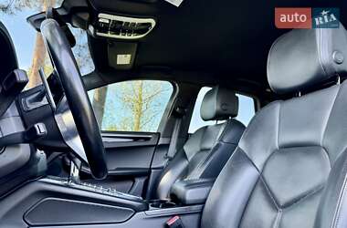 Внедорожник / Кроссовер Porsche Macan 2014 в 
