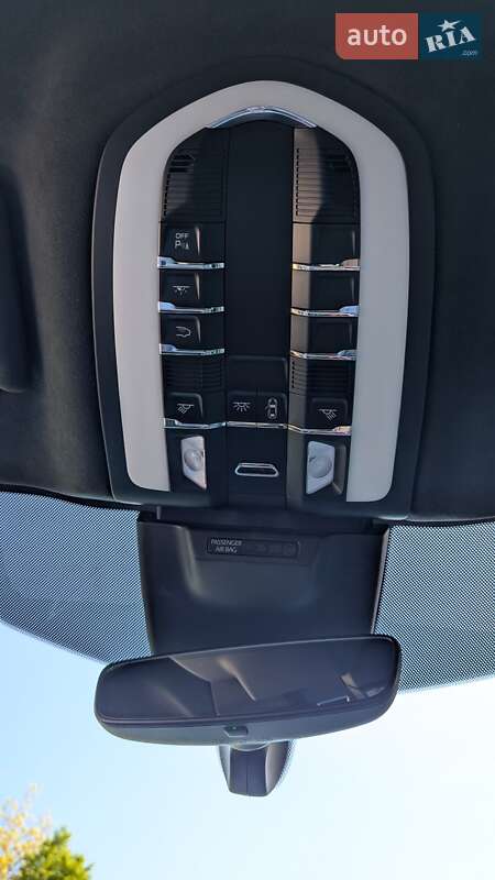 Внедорожник / Кроссовер Porsche Macan 2022 в Киеве